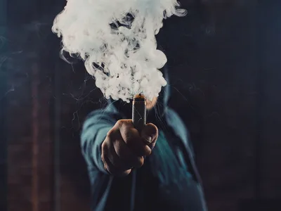 چگونه از ویپ خود بیشترین عمر را بگیرید؟ نکات حرفه‌ای مراقبت و نگهداری
